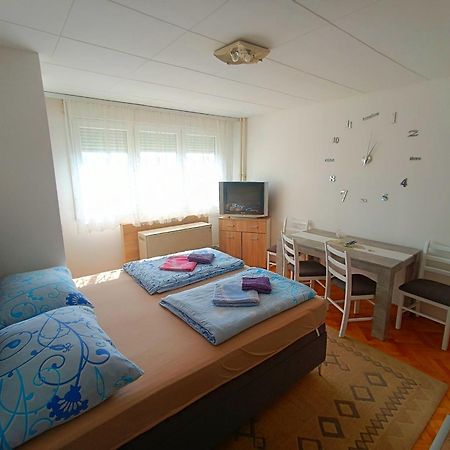 Studio Ema Nis Bagian luar foto